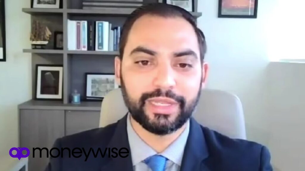 Co-founder of Perez Mayoral, Erik Perez, featured on Moneywise regarding the increase in violence within HOAs in Florida